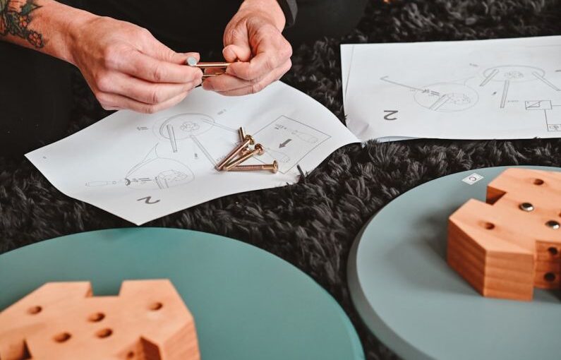 Diy Mulching - a person drawing on paper